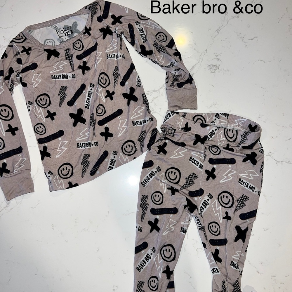 Baker Bro & Co Graphic Pajama Set